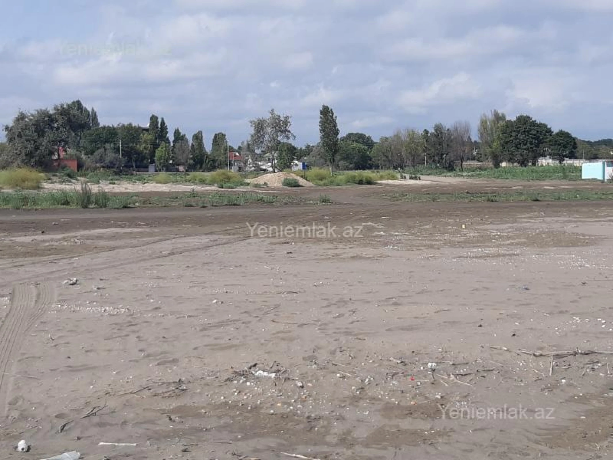 Satılır 15 otaqlı obyekt 1040 m²