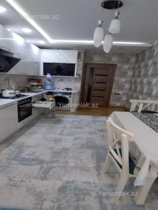 Satılır 4 otaqlı yeni tikili 147 m²