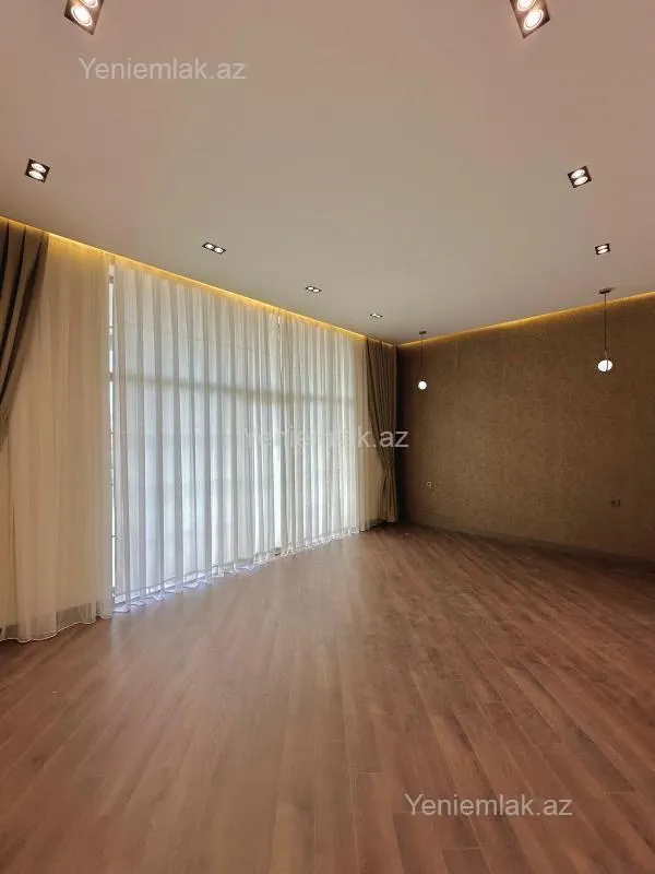 Satılır 6 otaqlı həyət evi 600 m²