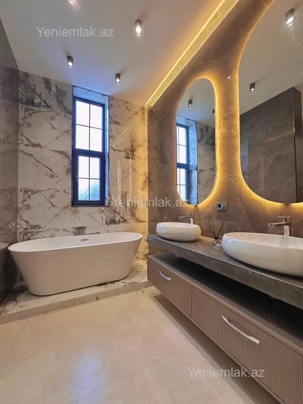 Satılır 6 otaqlı həyət evi 600 m²