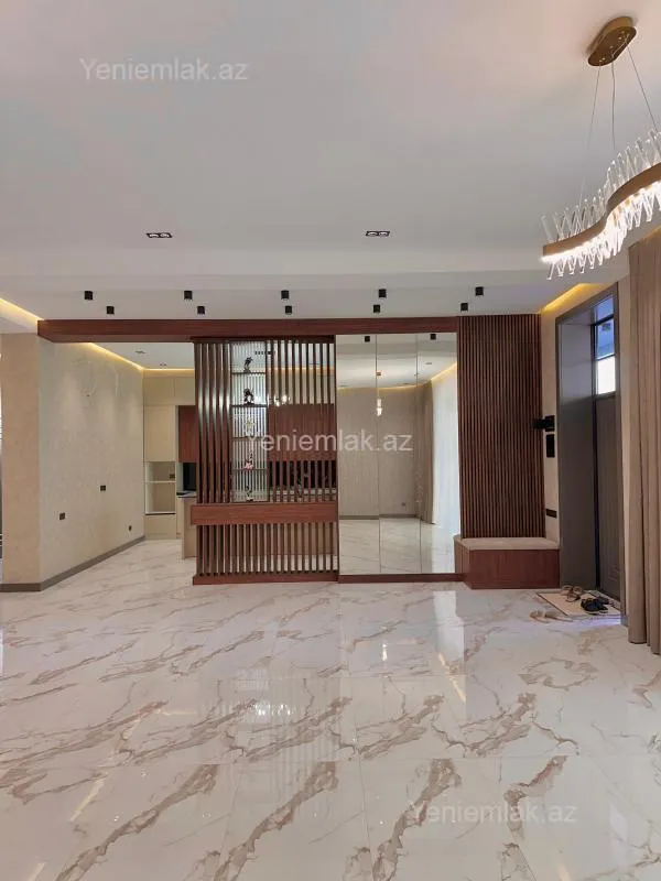 Satılır 6 otaqlı həyət evi 600 m²
