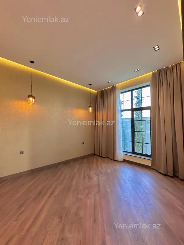 Satılır 6 otaqlı həyət evi 600 m²