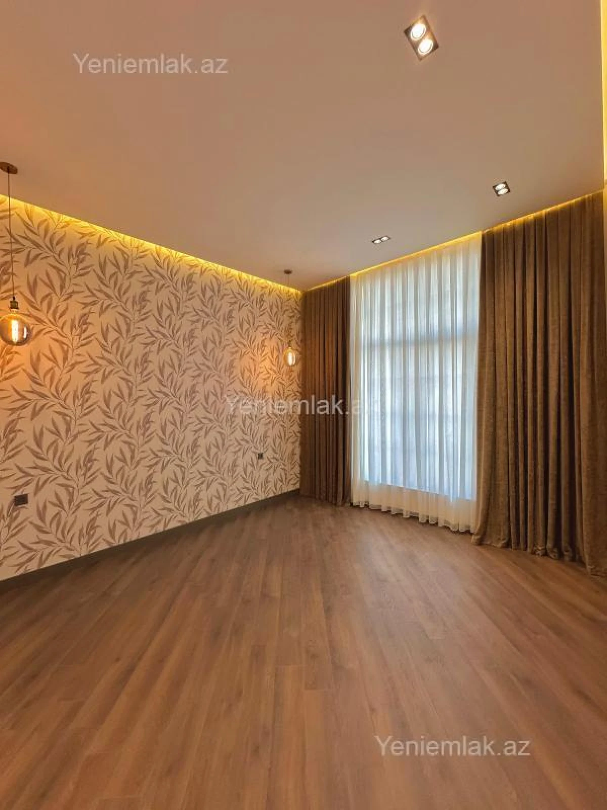 Satılır 6 otaqlı həyət evi 600 m²