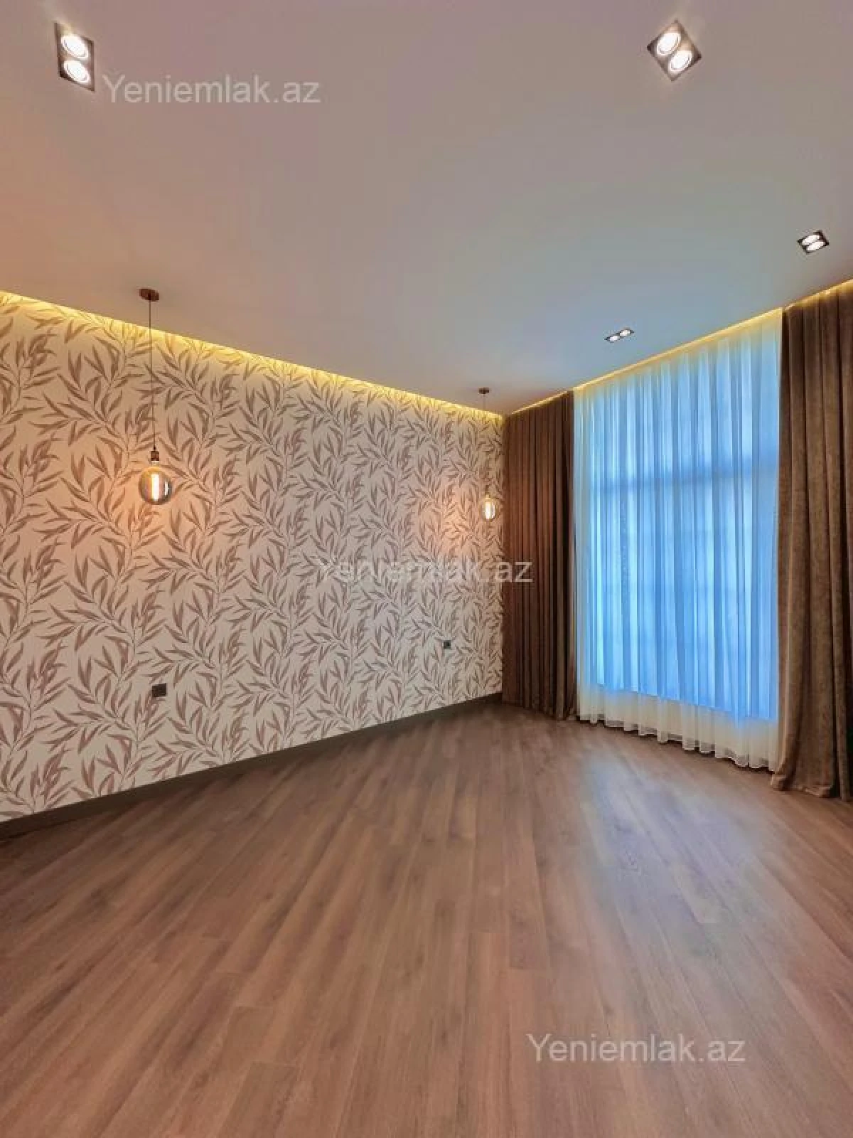 Satılır 6 otaqlı həyət evi 600 m²