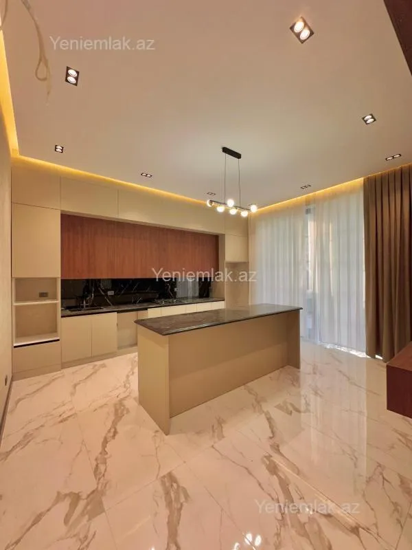 Satılır 6 otaqlı həyət evi 600 m²