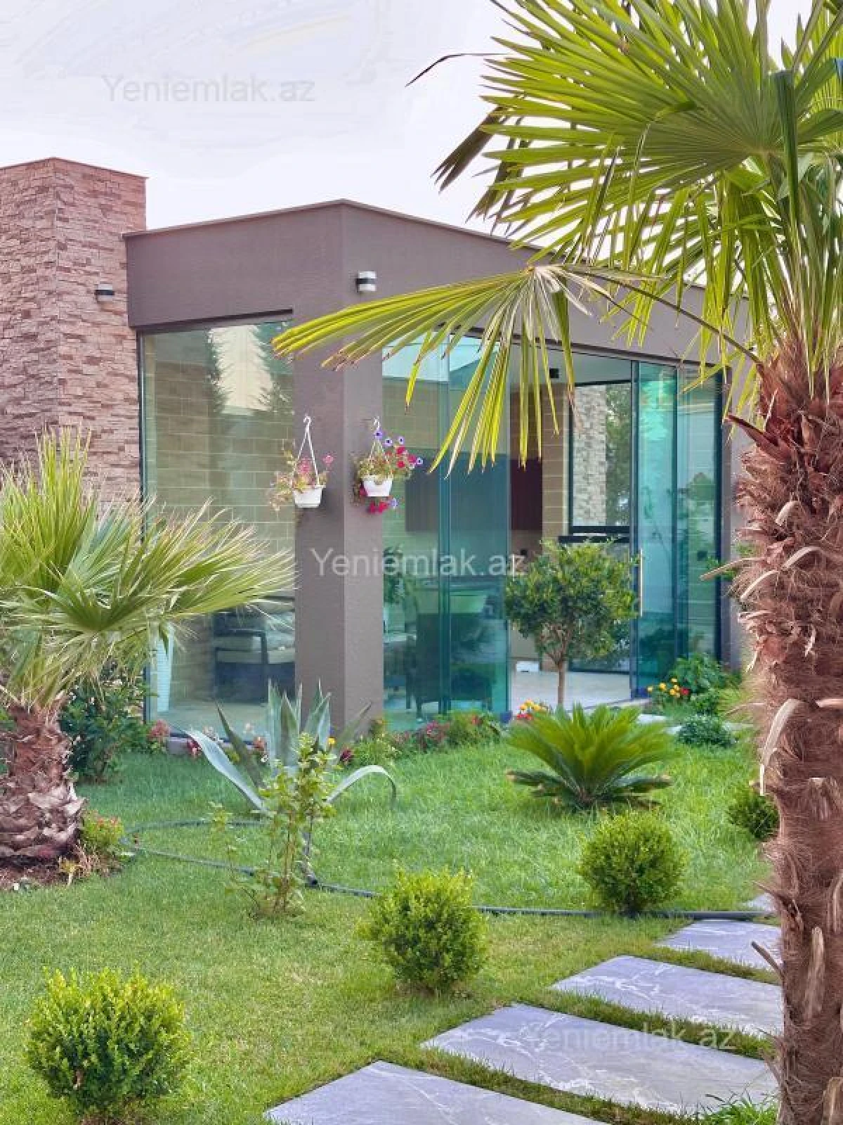 Satılır 6 otaqlı həyət evi 600 m²