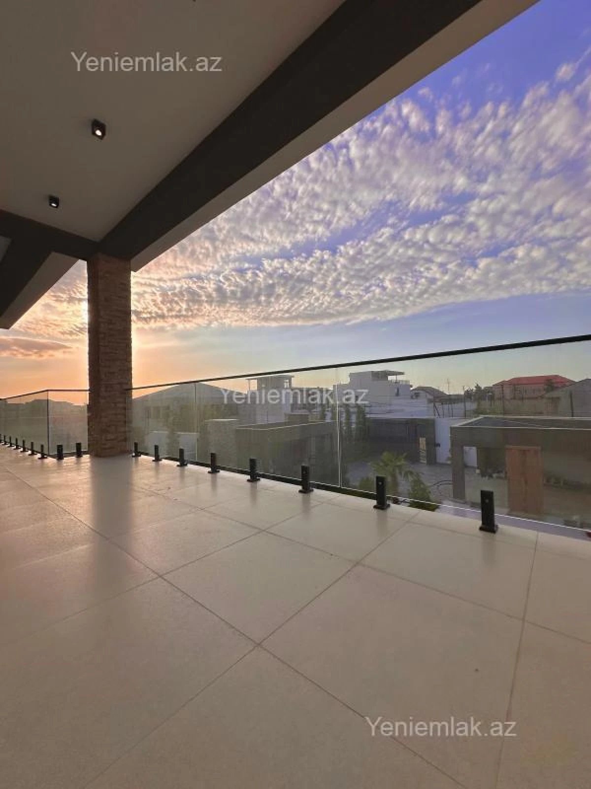 Satılır 6 otaqlı həyət evi 600 m²