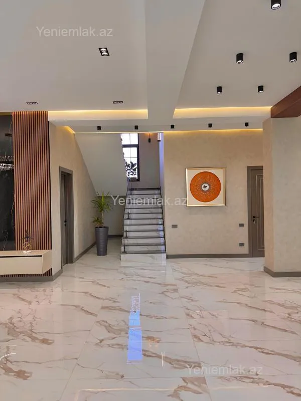 Satılır 6 otaqlı həyət evi 600 m²