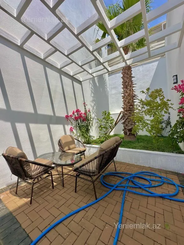 Satılır 4 otaqlı həyət evi 250 m²