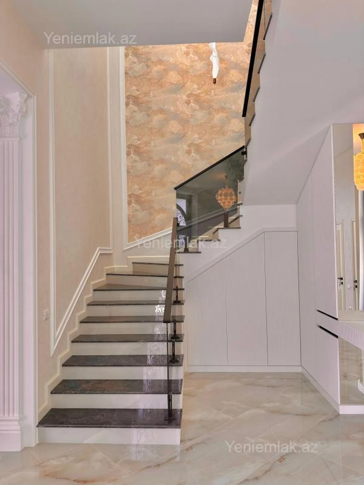 Satılır 4 otaqlı həyət evi 250 m²