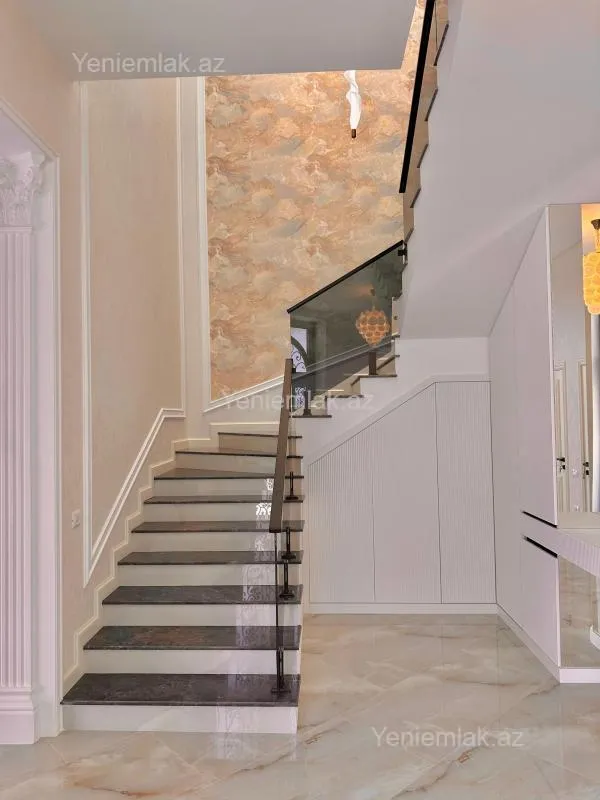 Satılır 4 otaqlı həyət evi 250 m²