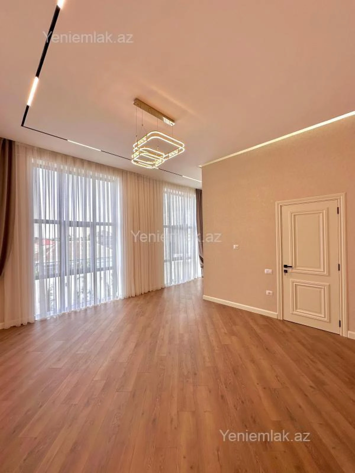 Satılır 4 otaqlı həyət evi 250 m²
