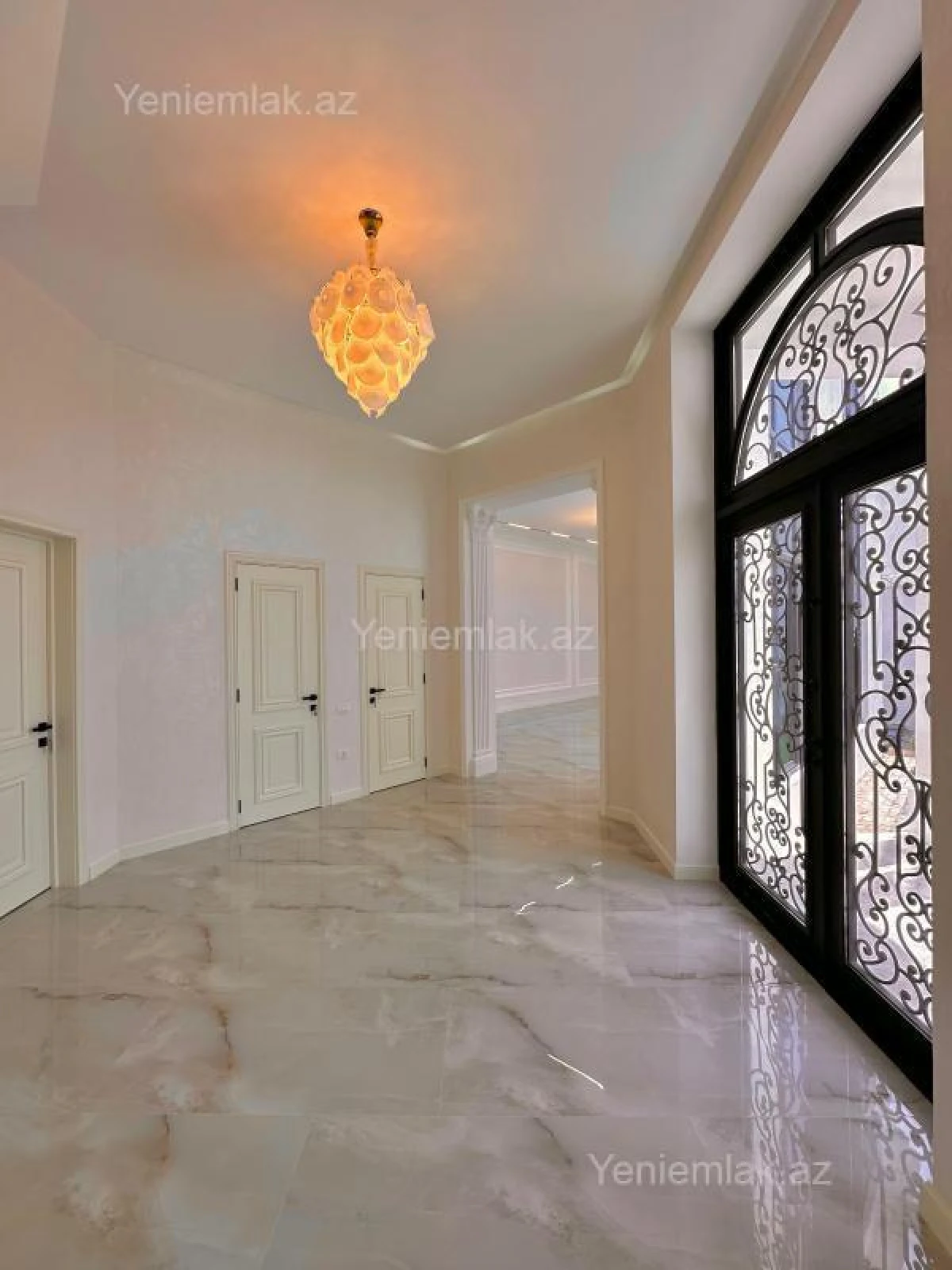 Satılır 4 otaqlı həyət evi 250 m²