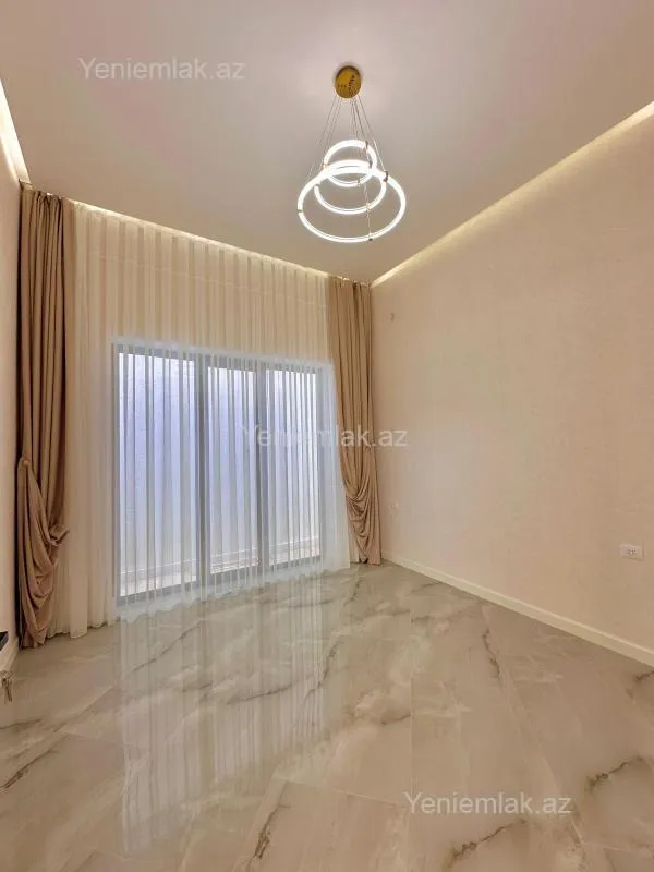 Satılır 4 otaqlı həyət evi 250 m²