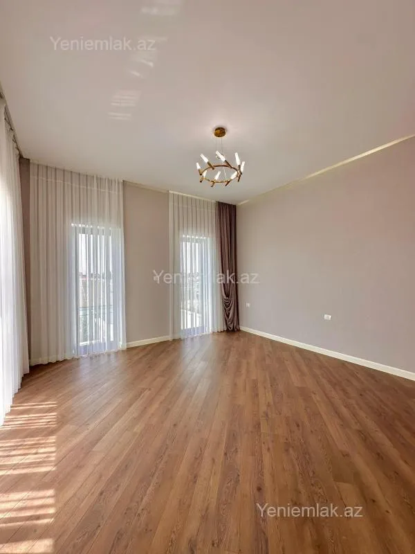 Satılır 4 otaqlı həyət evi 250 m²