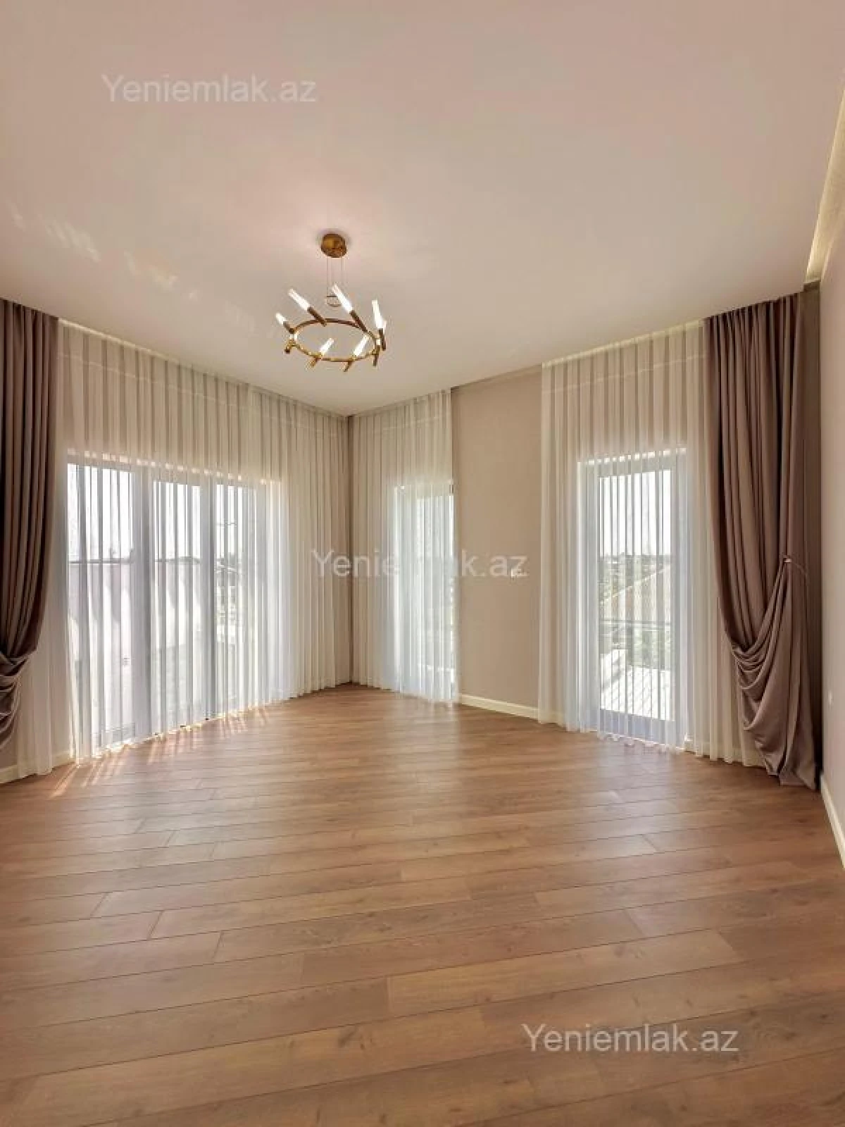 Satılır 4 otaqlı həyət evi 250 m²