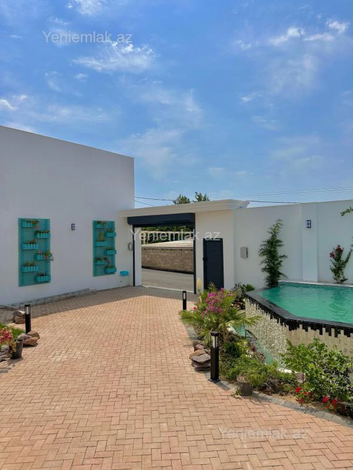 Satılır 4 otaqlı həyət evi 250 m²