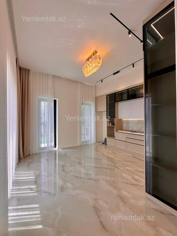 Satılır 4 otaqlı həyət evi 250 m²