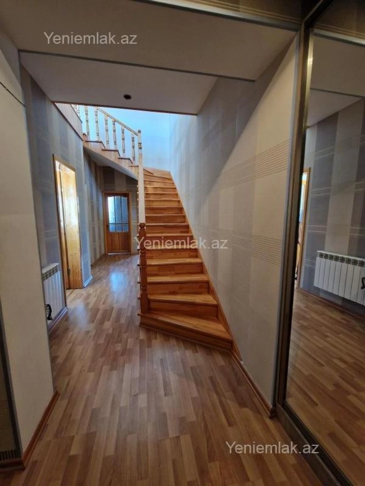 Satılır 5 otaqlı həyət evi 170 m²