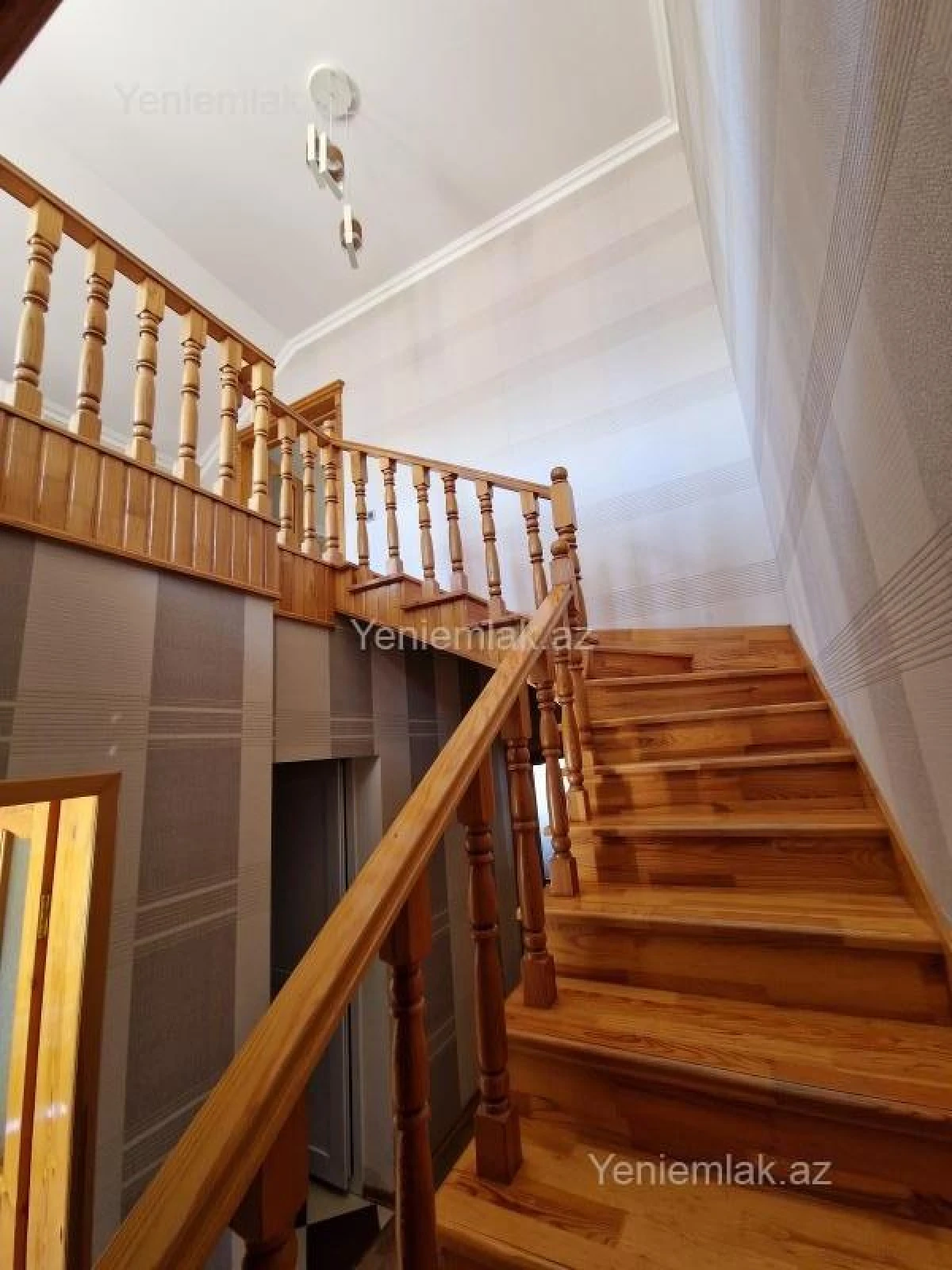 Satılır 5 otaqlı həyət evi 170 m²