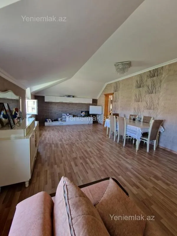 Satılır 5 otaqlı həyət evi 170 m²