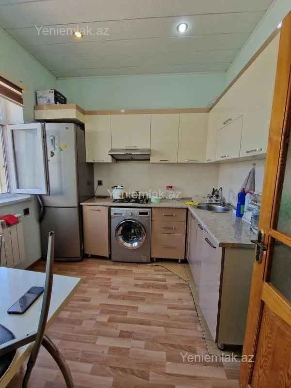 Satılır 5 otaqlı həyət evi 170 m²