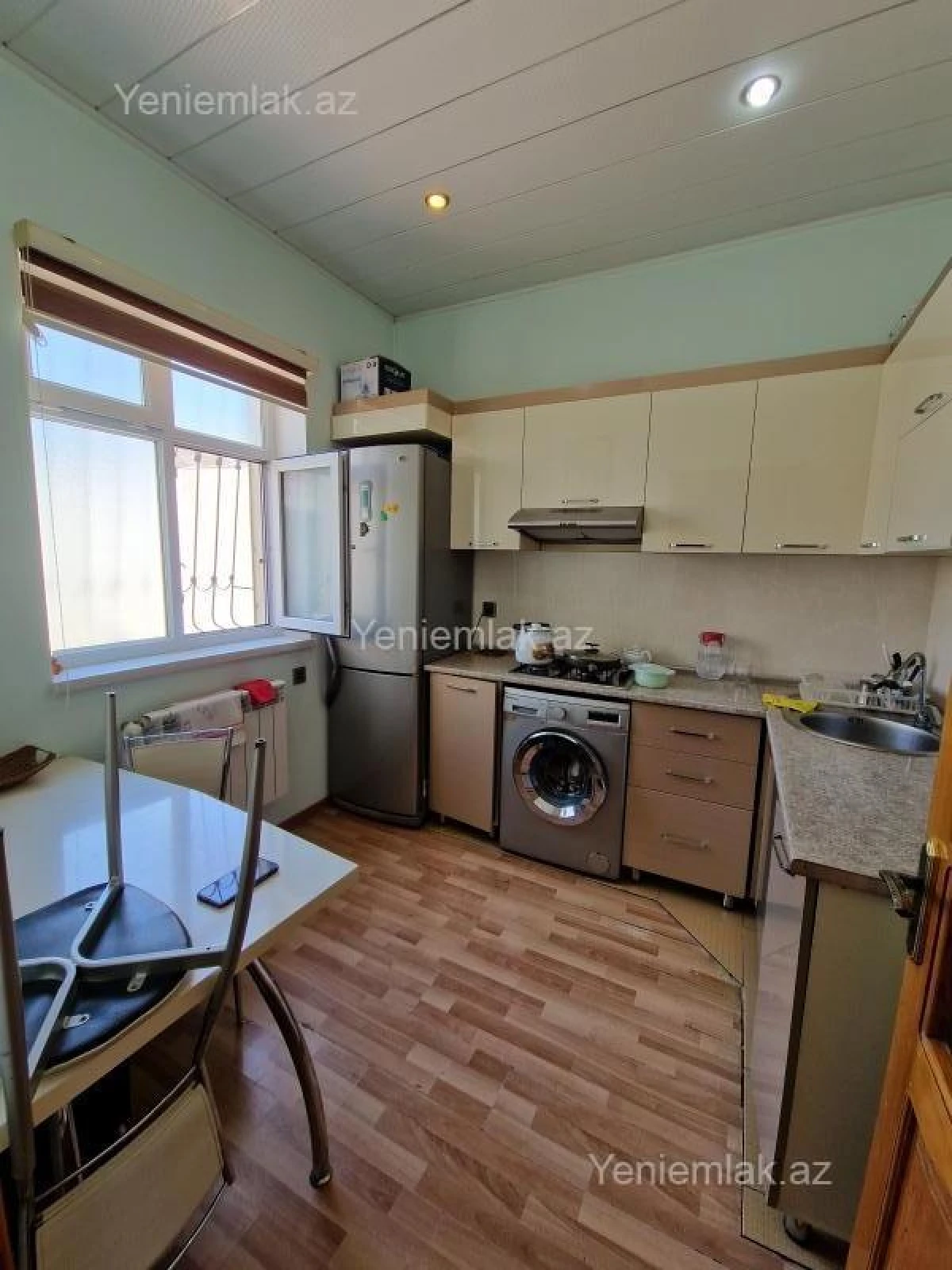 Satılır 5 otaqlı həyət evi 170 m²