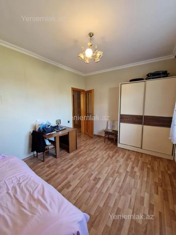 Satılır 5 otaqlı həyət evi 170 m²