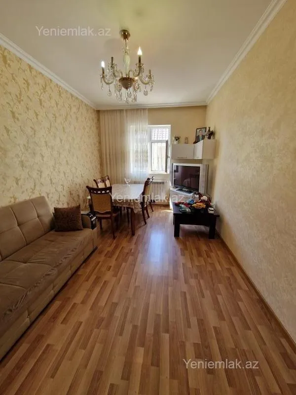 Satılır 5 otaqlı həyət evi 170 m²