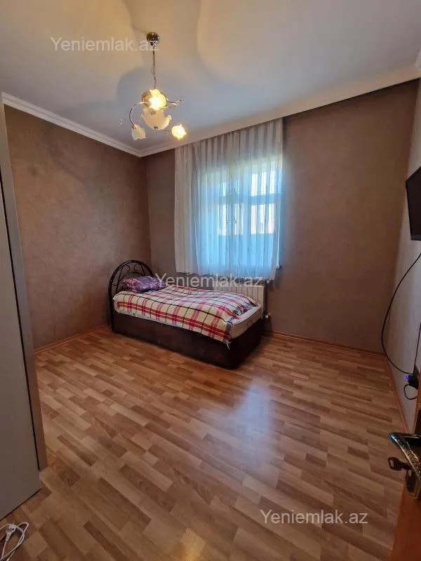 Satılır 5 otaqlı həyət evi 170 m²
