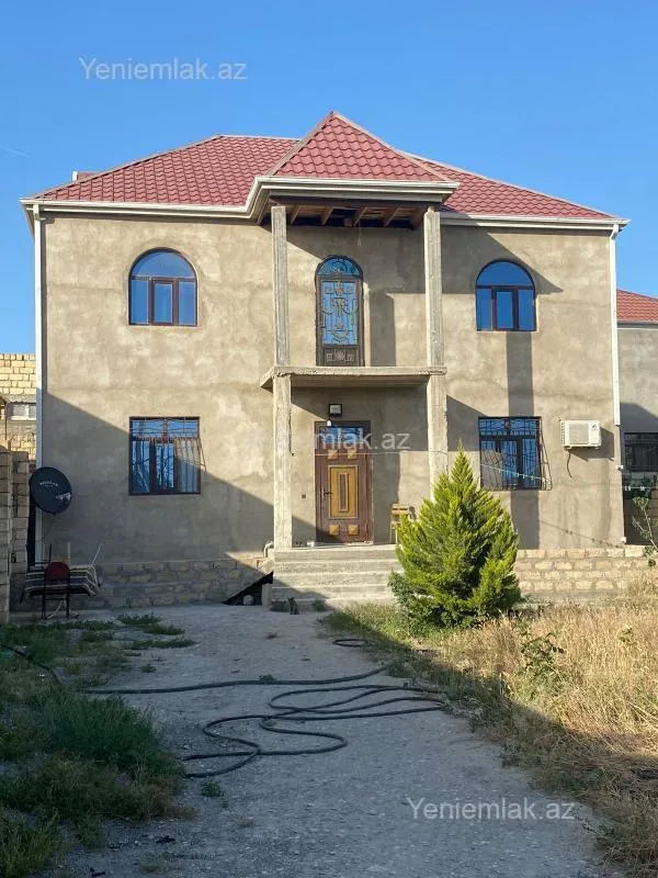 Satılır 4 otaqlı həyət evi 250 m²