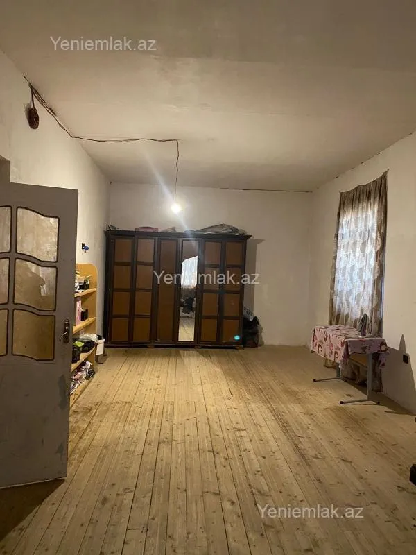 Satılır 4 otaqlı həyət evi 250 m²
