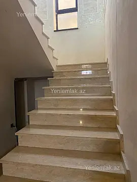 Satılır 4 otaqlı həyət evi 250 m²