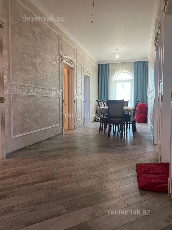 Satılır 4 otaqlı həyət evi 250 m²