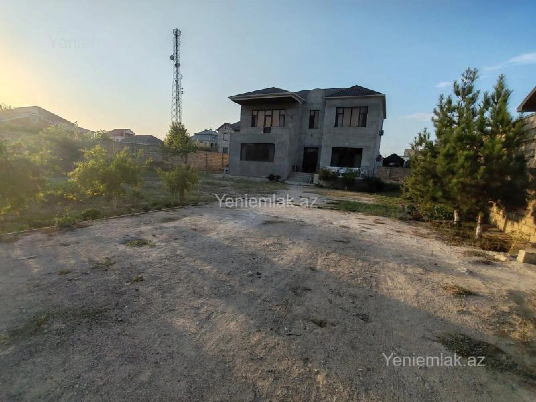 Satılır 6 otaqlı həyət evi 340 m²