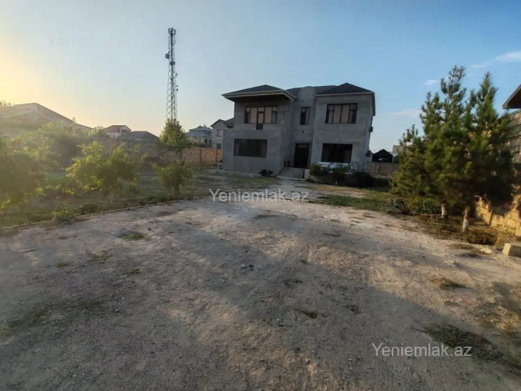 Satılır 6 otaqlı həyət evi 340 m²