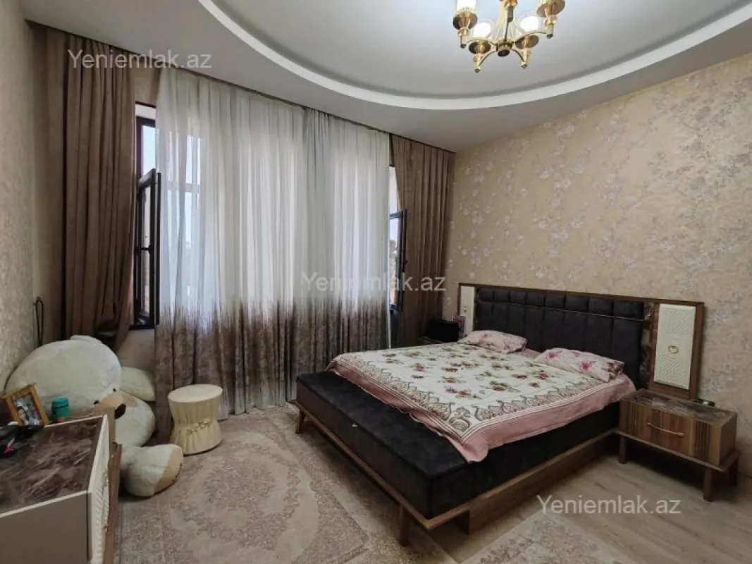 Satılır 6 otaqlı həyət evi 340 m²