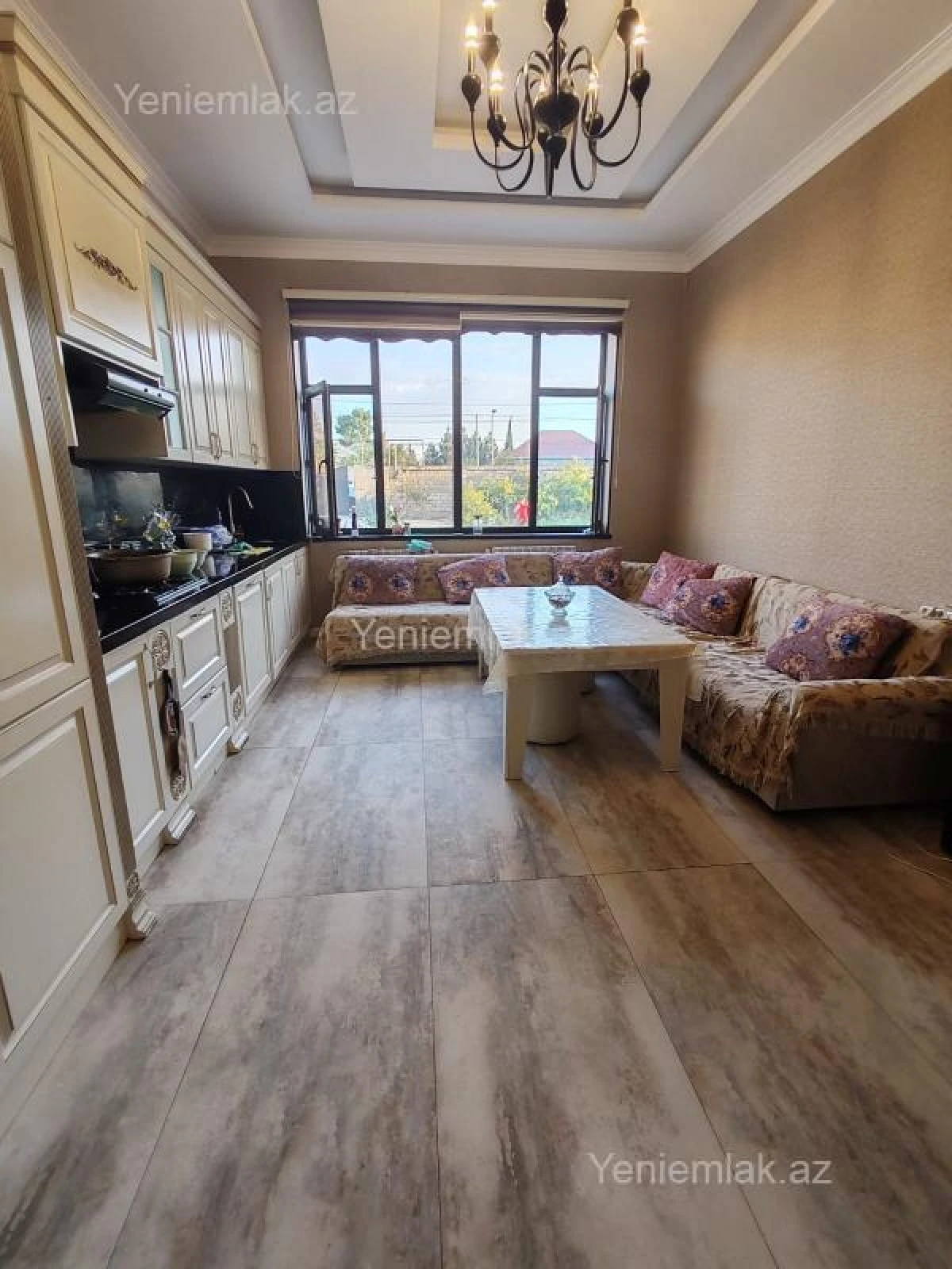 Satılır 6 otaqlı həyət evi 340 m²