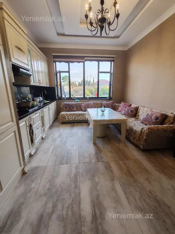 Satılır 6 otaqlı həyət evi 340 m²