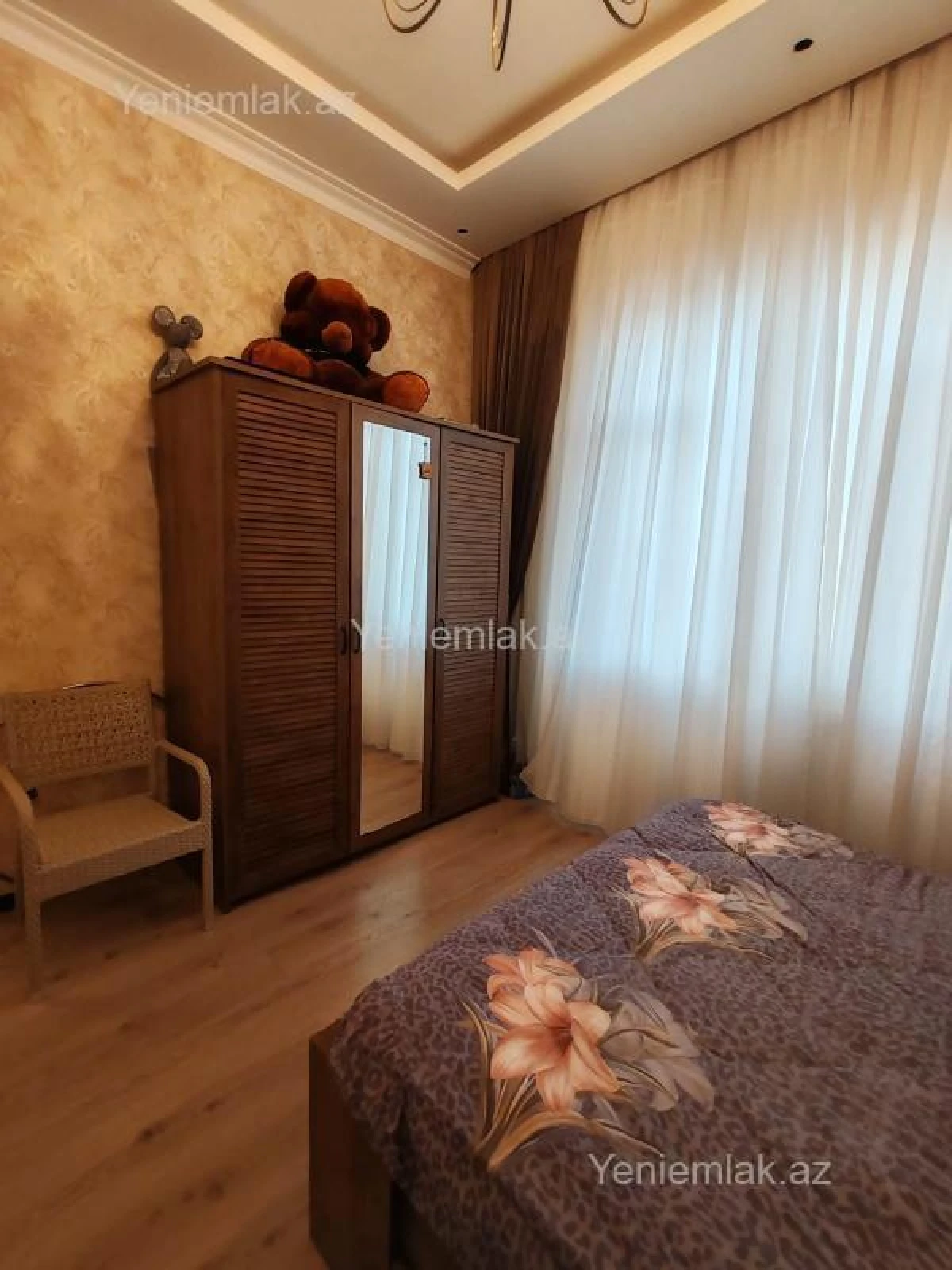 Satılır 6 otaqlı həyət evi 340 m²