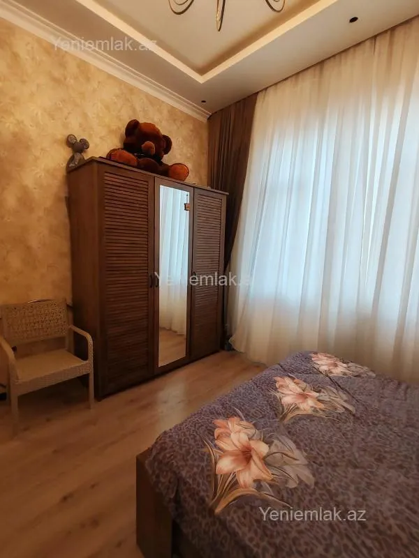 Satılır 6 otaqlı həyət evi 340 m²