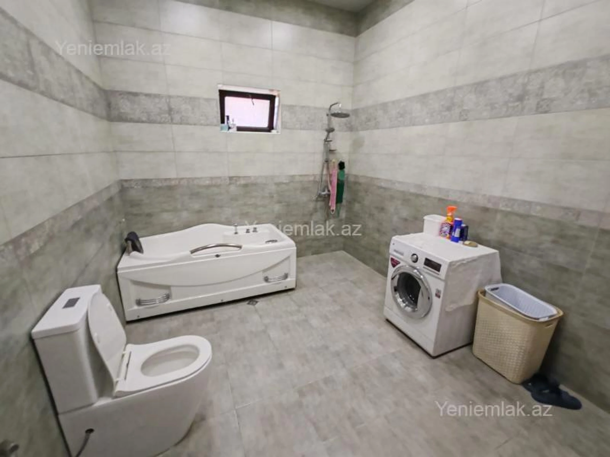 Satılır 6 otaqlı həyət evi 340 m²