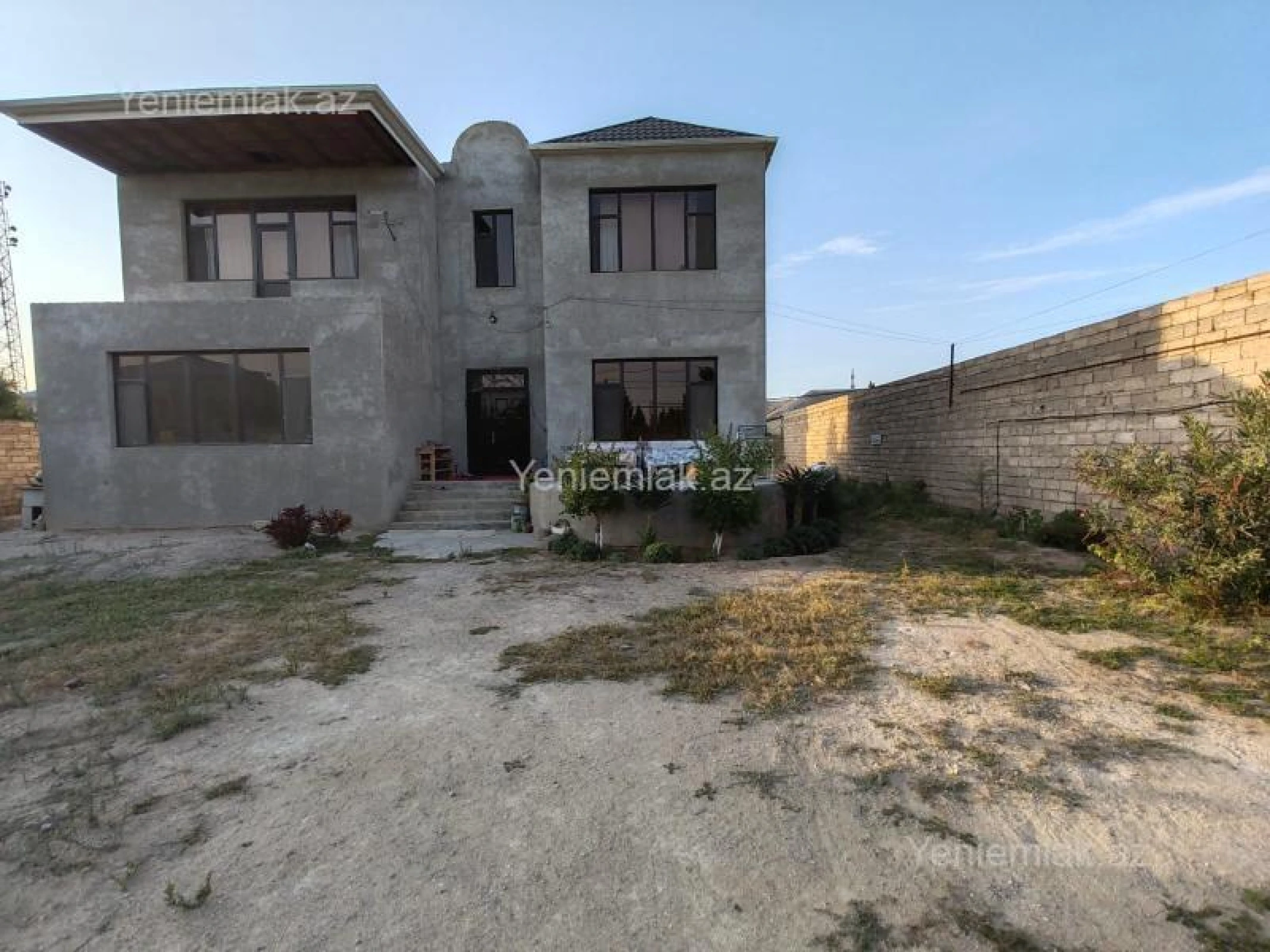 Satılır 6 otaqlı həyət evi 340 m²
