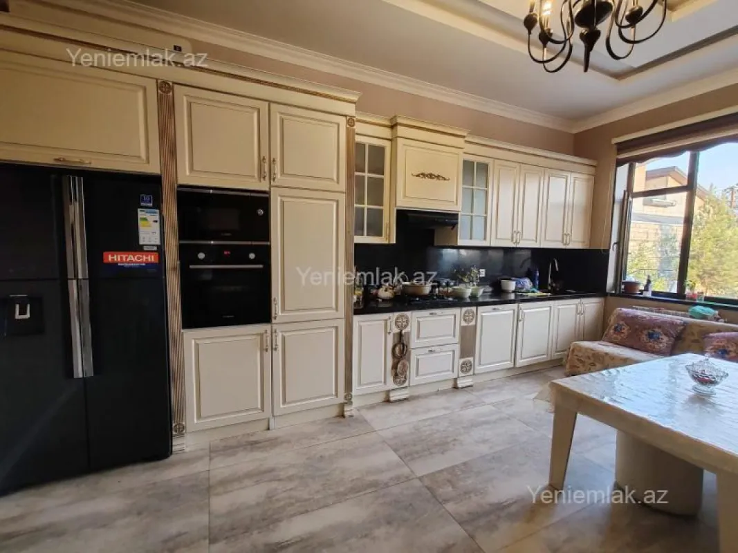 Satılır 6 otaqlı həyət evi 340 m²
