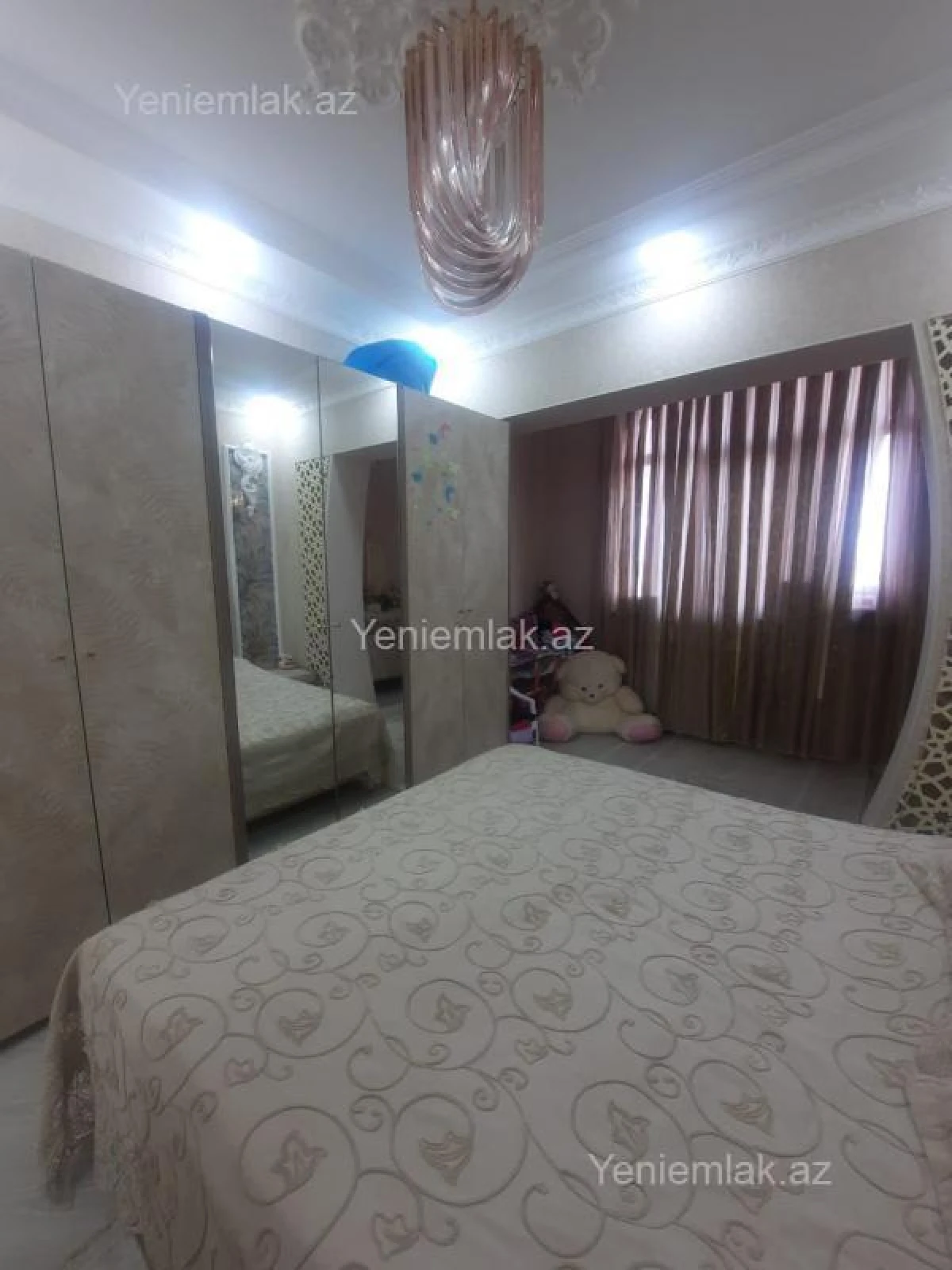 Satılır 5 otaqlı köhnə tikili 130 m²