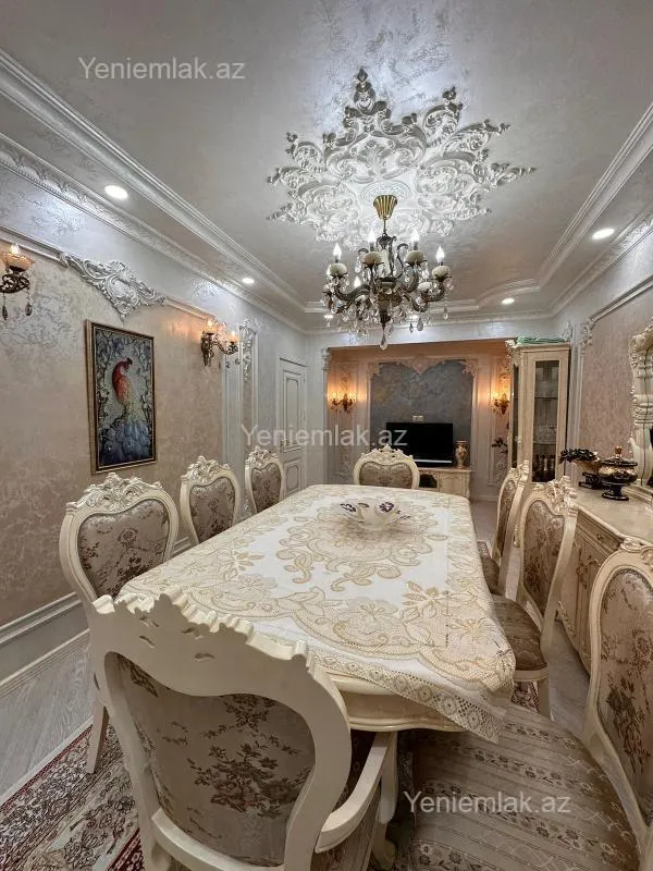 Satılır 5 otaqlı köhnə tikili 130 m²