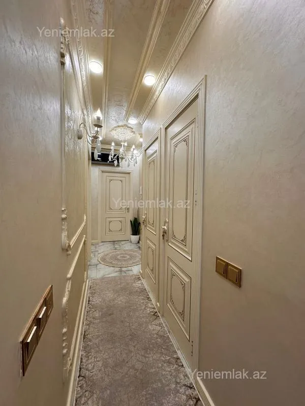 Satılır 5 otaqlı köhnə tikili 130 m²