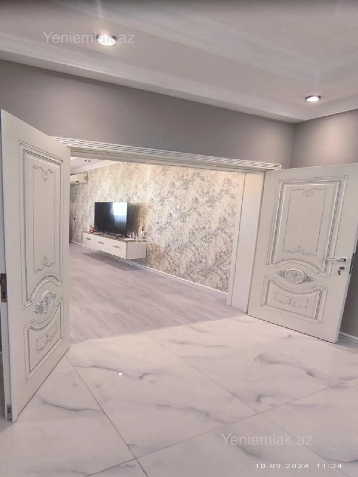 Satılır 3 otaqlı yeni tikili 160 m²