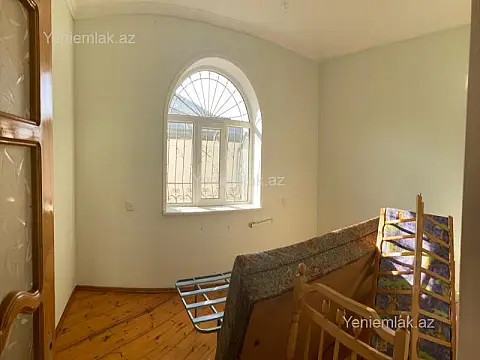 Satılır 6 otaqlı həyət evi 260 m²