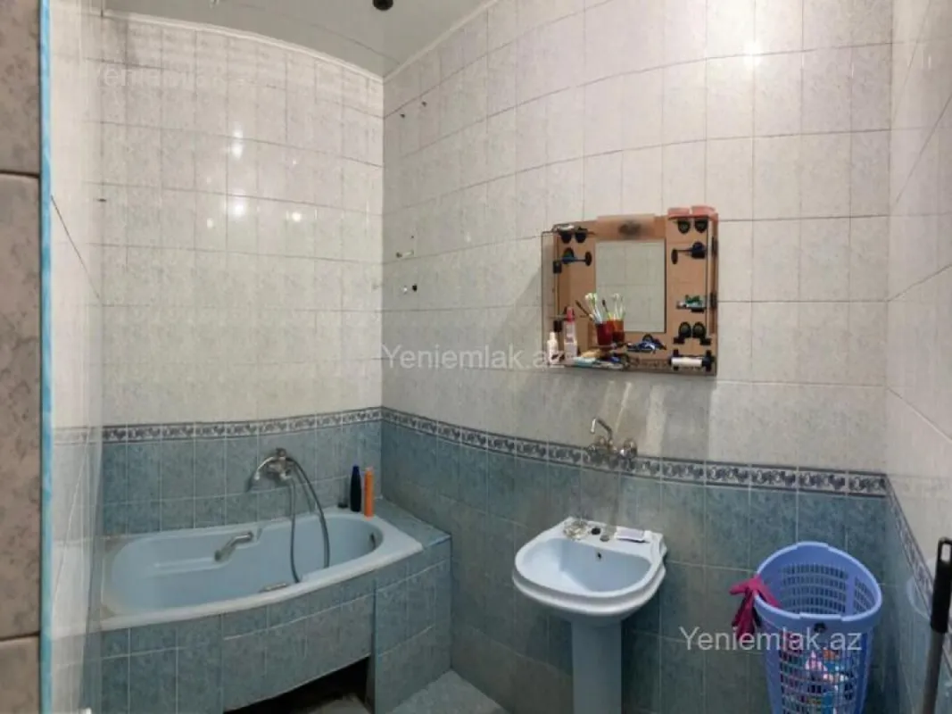 Satılır 6 otaqlı həyət evi 260 m²